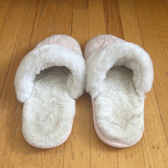 Victoria's Secret Pink Shoes Slippers - Picture 5 of 9